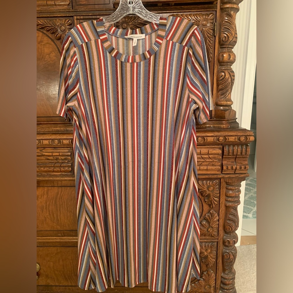 BCBG pattern stretchy dress